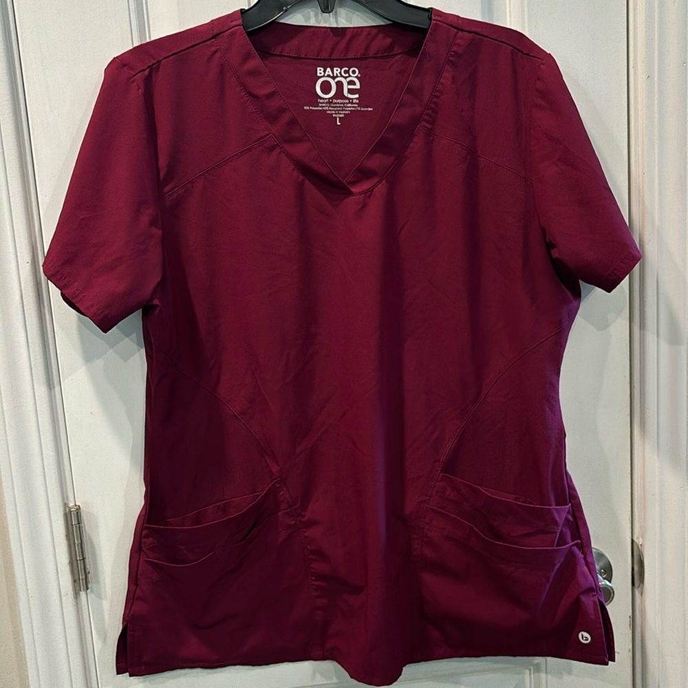 NWOT Barco One Pulse scrub top